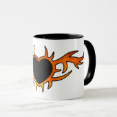 Flammen-Herz-Tätowierung Tasse (VorderseiteRechts)