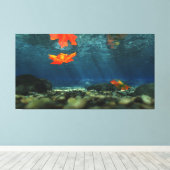 Flammen in den wasserummantelten Canvas Leinwanddruck (Insitu (Holzboden))