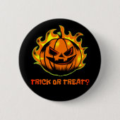 Flammender Kürbis-Streich oder Süßigkeit? –Hallowe Button (Vorderseite)