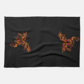 Flammendrache auf schwarz geschirrtuch (Horizontal)
