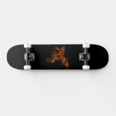 Flammendrache auf schwarz skateboard (Horizontal)