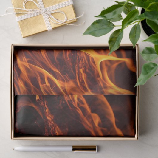 Flammenmakro in Kamin Seidenpapier (Geschenk)
