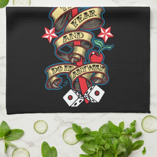 Flammenschädel fühlen die Angst Geschirrtuch (Gefaltet)