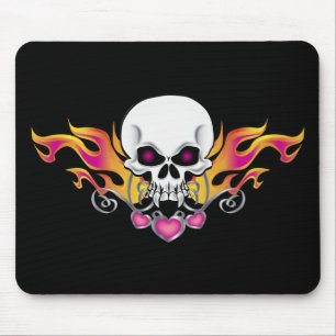 Flammenschädel und Herz Mousepad