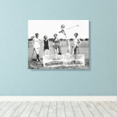 Flapper Girls Playing Golf, 1926 Leinwanddruck (Insitu (Holzboden))