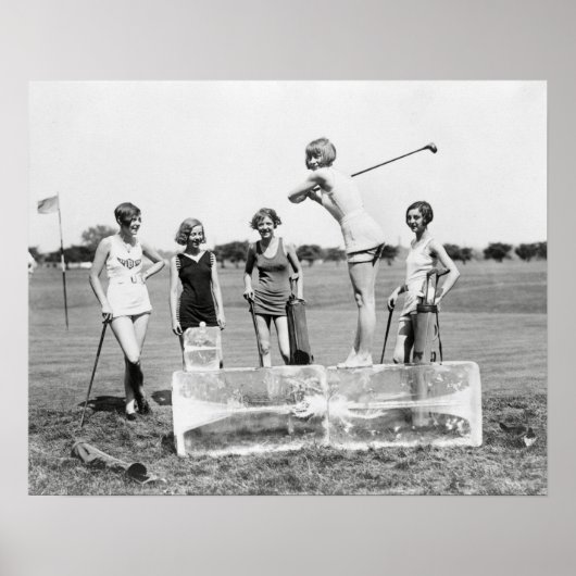 Flapper Girls Playing Golf, 1926. Vintages Foto Poster (Vorne)