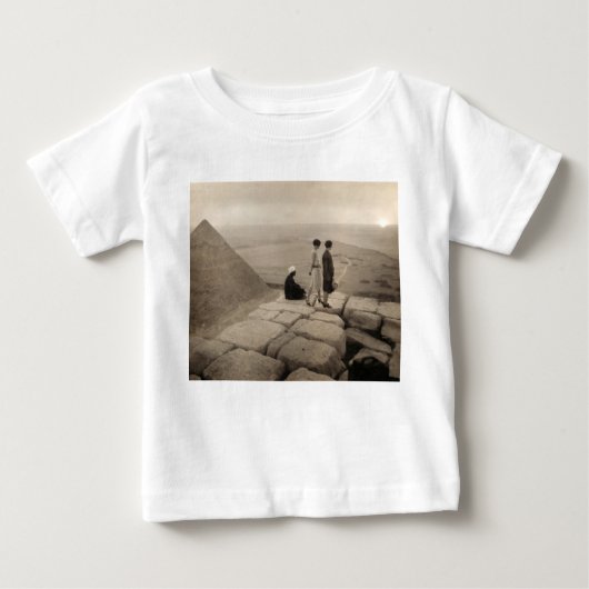 Flapper Girls Sunrise Khufu Pyramid, Ägypten 1920 Baby T-shirt (Vorderseite)