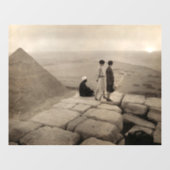 Flapper Girls Sunrise Khufu Pyramid, Ägypten 1920 Fensteraufkleber (Blatt)
