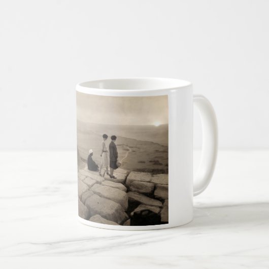 Flapper Girls Sunrise Khufu Pyramid, Ägypten 1920 Kaffeetasse (VorderseiteRechts)