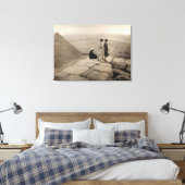 Flapper Girls Sunrise Khufu Pyramid, Ägypten 1920 Leinwanddruck (Insitu (Schlafzimmer))