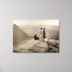 Flapper Girls Sunrise Khufu Pyramid, Ägypten 1920 Leinwanddruck