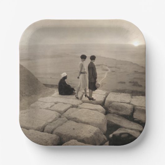 Flapper Girls Sunrise Khufu Pyramid, Ägypten 1920 Pappteller (Vorderseite)