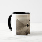 Flapper Girls Sunrise Khufu Pyramid, Ägypten 1920 Tasse (Vorderseite Links)