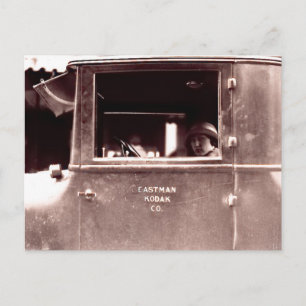 Flapper im Eastman Kodak Auto - Vintage, 1920er Postkarte