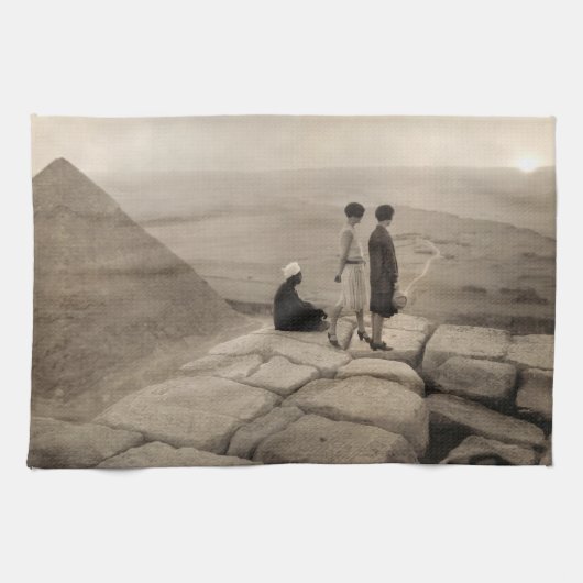 Flapper Mädchen Sonnenaufgang Pyramide des Cheops, Geschirrtuch (Horizontal)