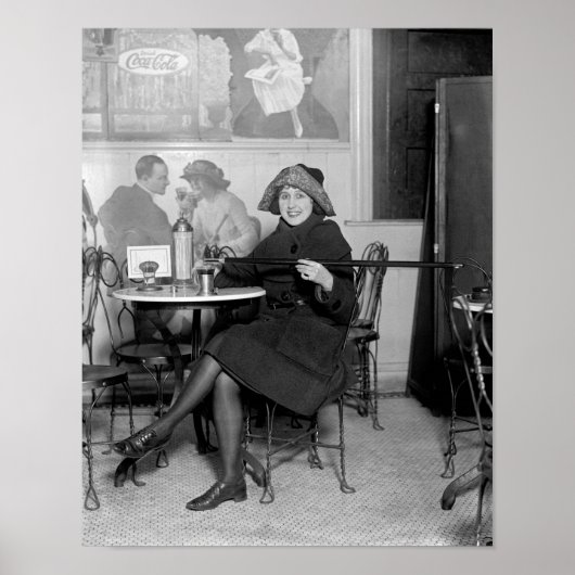Flapper mit versteckter Booze - Verbot - 1920 Poster (Vorne)