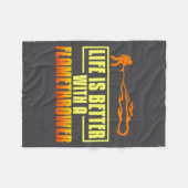 Flarower Gun Fire Thrower Flame Wean Quotes Fleecedecke (Vorderseite (Horizontal))