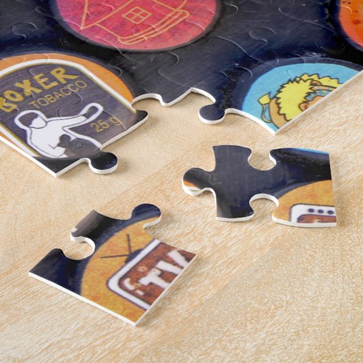 Flasche Bierkappen aus Afrika. Puzzle (Seite)