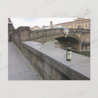 Flasche Wein von der Ponte Santa Trinita Postkarte