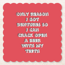 Flaschenöffnende Zähne