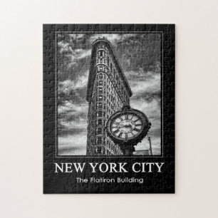 Flatiron Gebäude und Uhr in Schwarz und Weiß 1C Puzzle