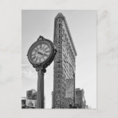 Flatiron Gebäude und Uhr in Schwarz und Weiß 2 Postkarte (Vorderseite)