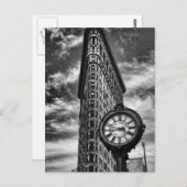 Flatiron Gebäude und Uhr in Schwarz und Weiß Postkarte (Vorne/Hinten)