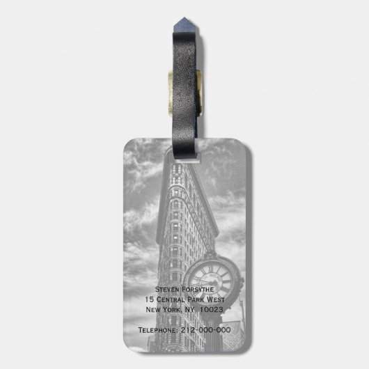 Flatiron Gebäude und Uhr in Schwarzweiss Gepäckanhänger (Rückseite vertikal)