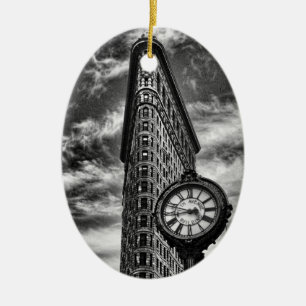Flatiron Gebäude und Uhr in Schwarzweiss-O Keramik Ornament
