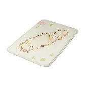 Flaumige schläfrige Katze Badematte (Schrägansicht)