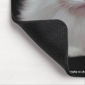 Flaumige weiße Katze Mousepad (Ecke)