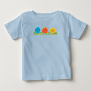 Flauschige Kreaturen halten Herzen Baby T-shirt