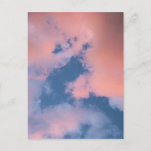 Flauschige Pfirsichwolken bei Sonnenuntergang Postkarte