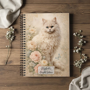 Flauschige weiße Katze mit Rosen Notizblock