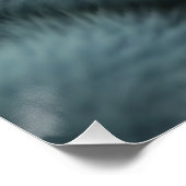 Flauschiges Kätzchen in einer weichen Decke Poster (Ecke)