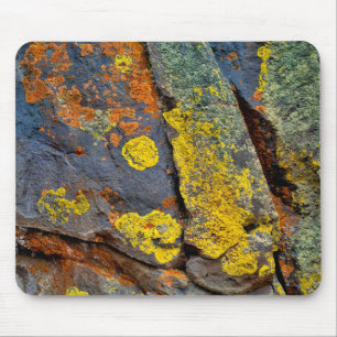 Flechtenbedeckte Felsen Mousepad