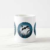 Fledermäuse und Bäume gegen den Mond Kaffeetasse (Mittel)