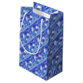 Fledermäuse und Geister im Flug Kleine Geschenktüte (Rückseite Schrägansicht)