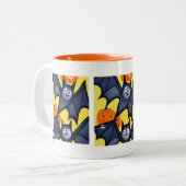 Fledermäuse und Pumpkins Zweifarbige Tasse (Vorderseite Links)