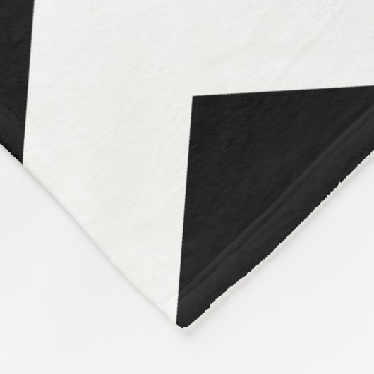 Fleece Blanket - Black & White Zigzag (Ecke)