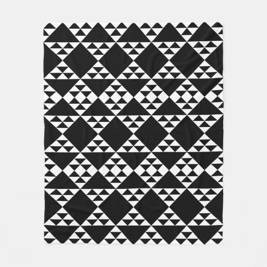 Fleece des Musters für das Muster Schwarz-Weiß-Geo (Vorderseite)