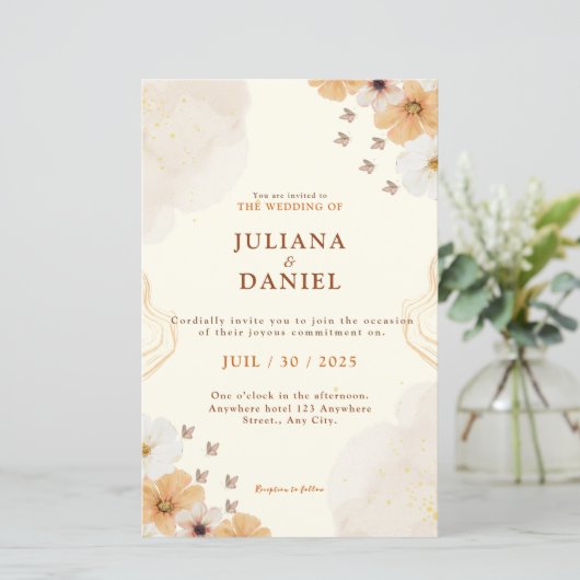 Fleur Cream Floral Wedding Invitation with Details (Stehend Vorderseite)