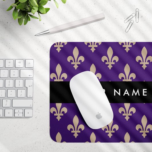 Fleur de Lis, Beige auf Lila, Königlich, Ihr Name Mousepad