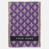 Fleur de Lis, Beige auf Lila, Royal, Ihr Name Decke (Vorderseite Vertikal)