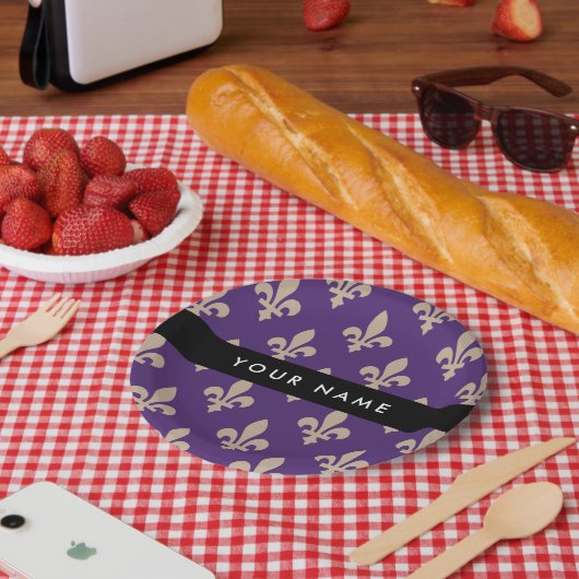 Fleur de Lis, Beige on Purple, Royal, Your Name Pappteller (Picknick)