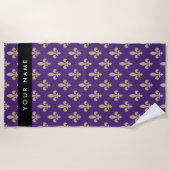 Fleur de Lis, Beige on Purple, Royal, Your Name Strandtuch (Vorderseite)