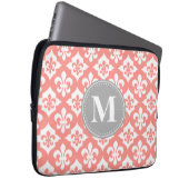 Fleur-De-Lis Coral Pink Gray Monogram Laptopschutzhülle (Vorne Rechts)