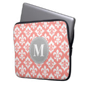 Fleur-De-Lis Coral Pink Gray Monogram Laptopschutzhülle (Vorderseite Links)