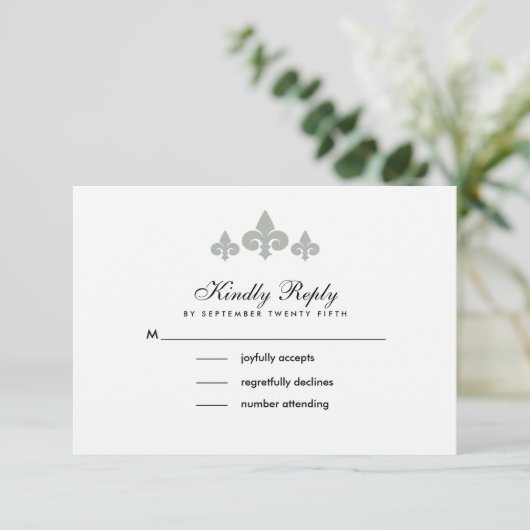 Fleur-de-lis Grey White Wedding RSVP Cards (Stehend Vorderseite)