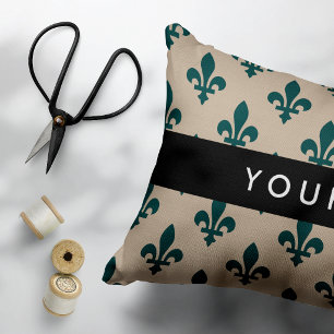 Fleur de Lis, Grün auf Beige, Royal, Ihr Name Dekokissen